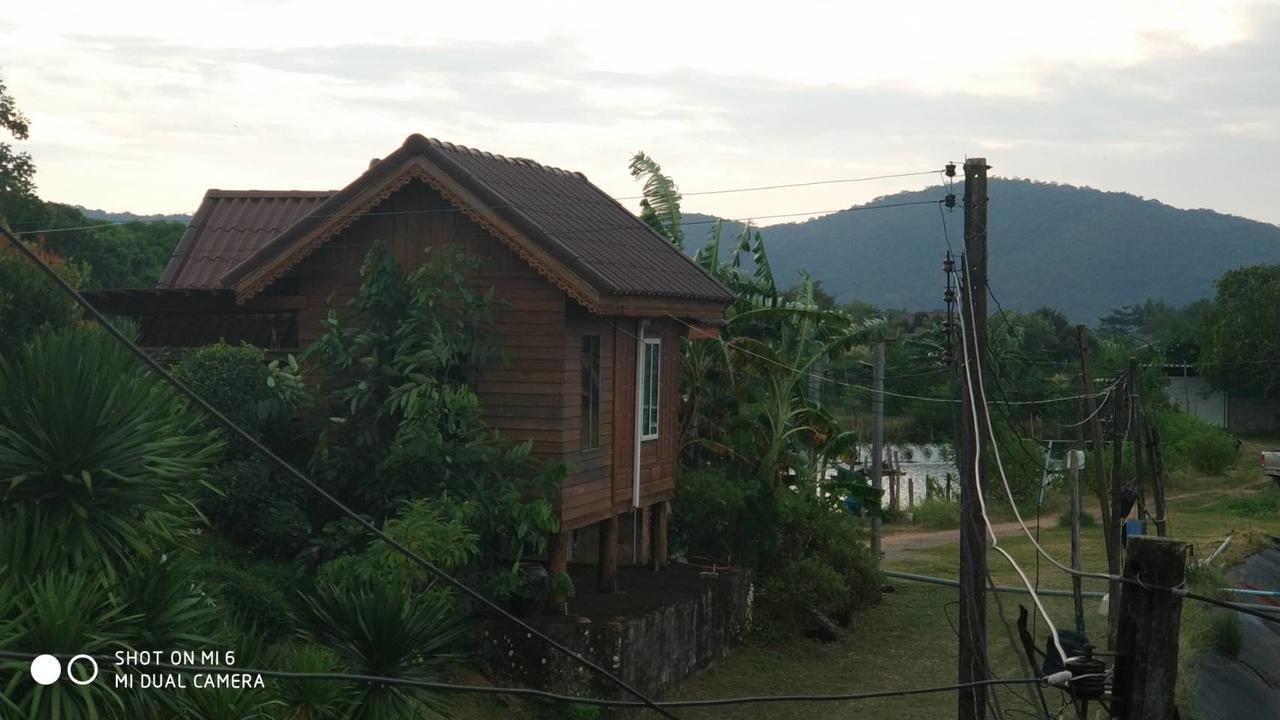Baan Pak Phutawan Resort Takat Ngao Ngoại thất bức ảnh